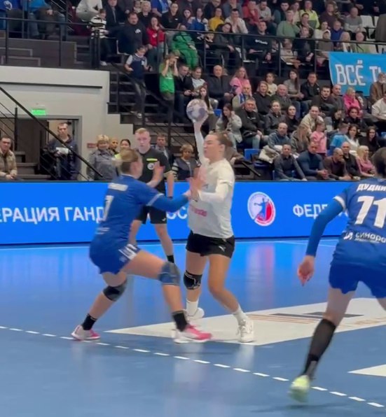 Гандболистки Динамо-Синары против Ростов-Дона