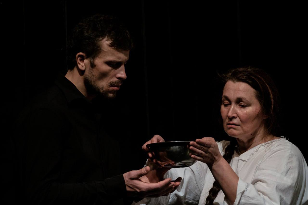 Бесплатные спектакли в театре Кургиняна «На досках»