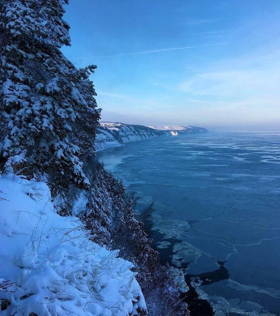 Круглогодичное судоходство по Волге и Каме