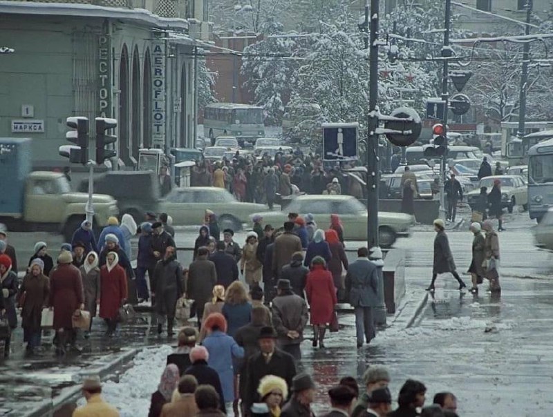 Персональная выставка Ксюши Ласточки «You are not alone»