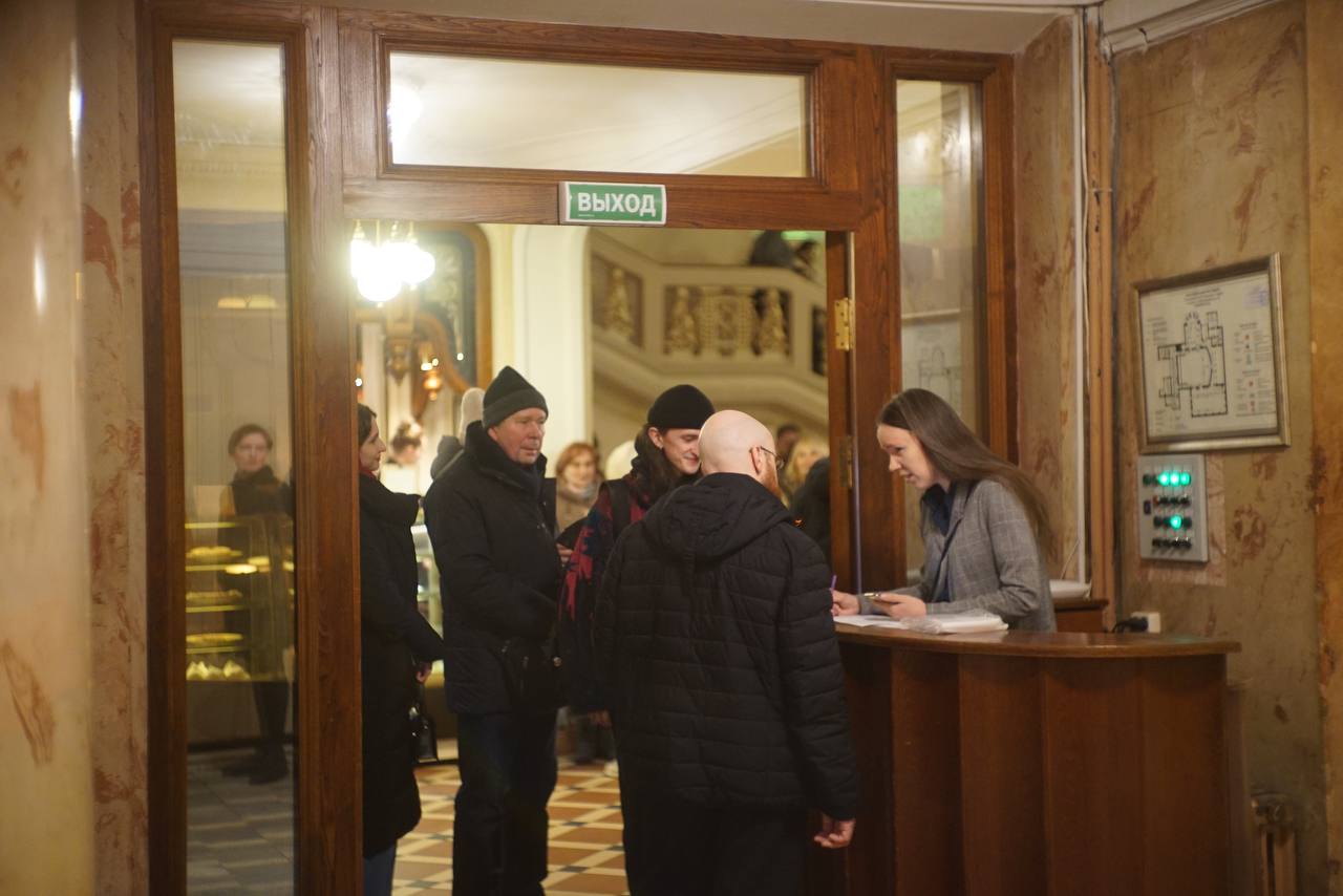 Премьера картины «Моди: Три дня на крыльях безумия»