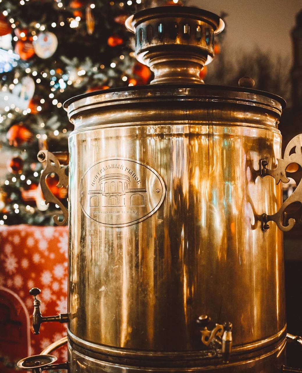 Бесплатный чай из настоящего самовара