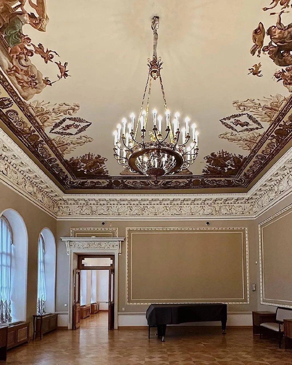 Ювелирная выставка «Сокровища Петербурга»