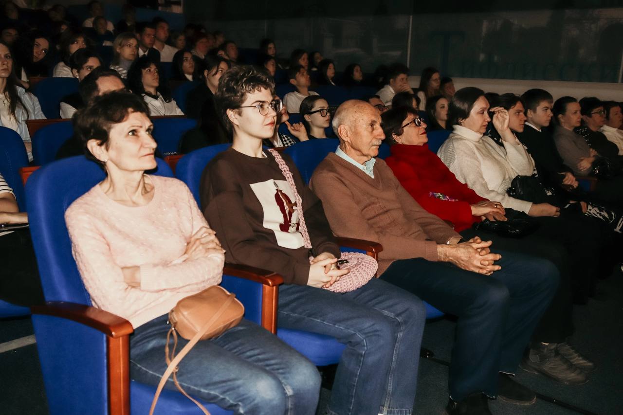 Показ видеоверсии спектакля «Дядя Ваня»